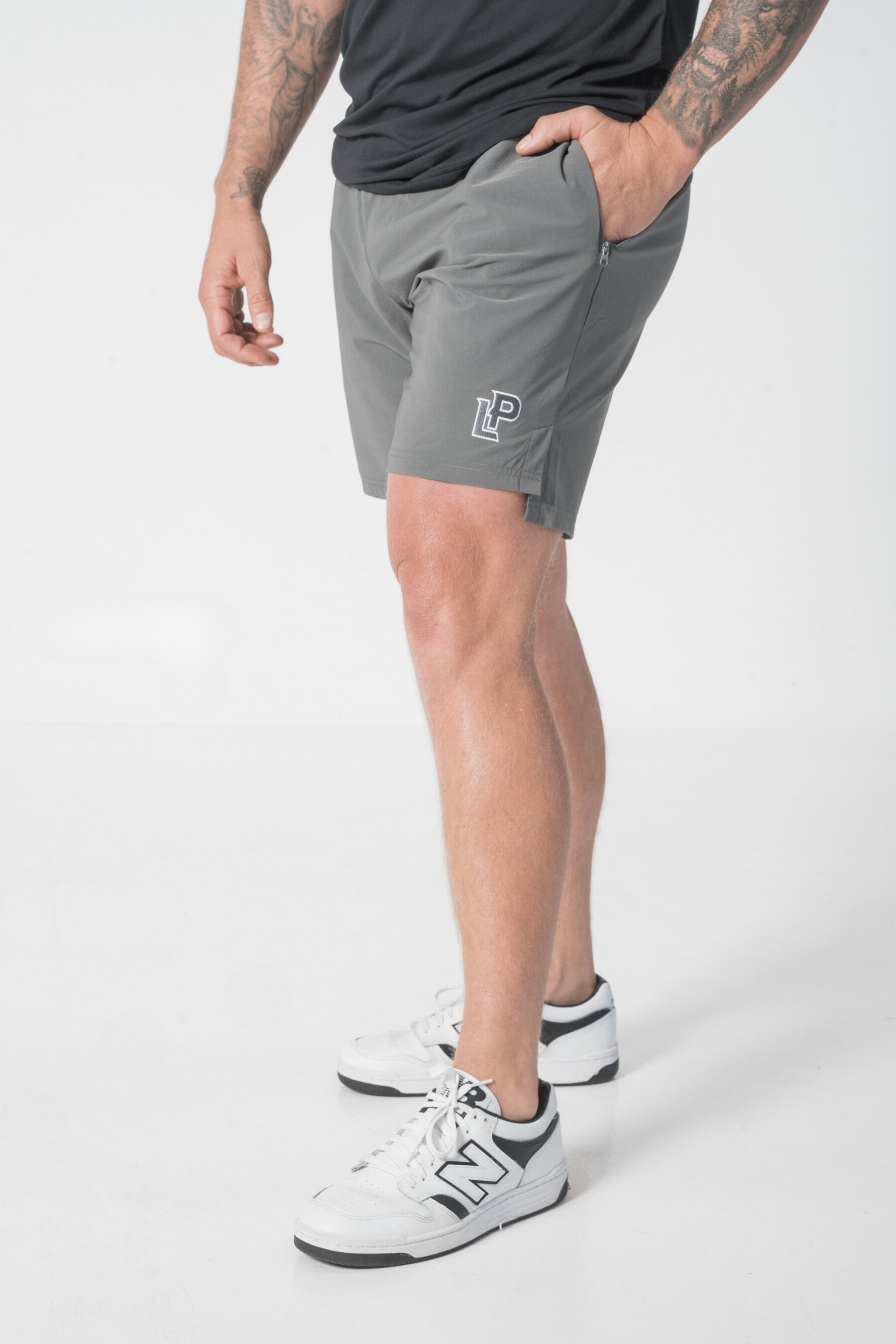 CITY SLICKER TRAINING SHORTS - DEEP GREY