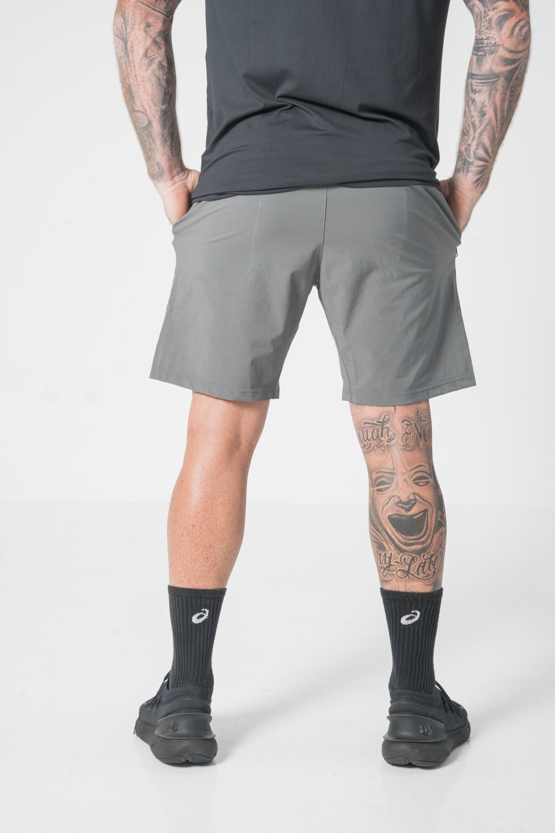 CITY SLICKER TRAINING SHORTS - DEEP GREY